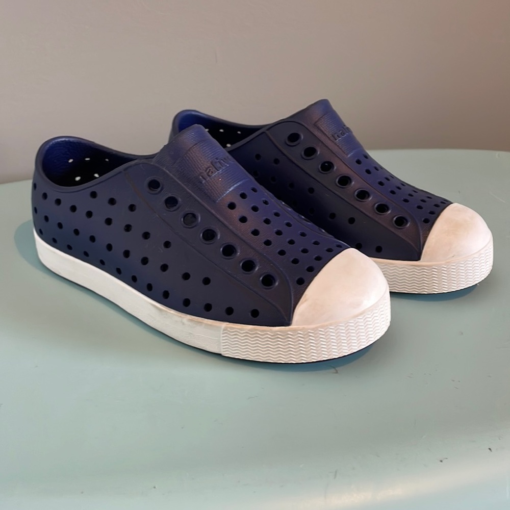 Like new Native Shoes Navy Jefferson shoe size C10